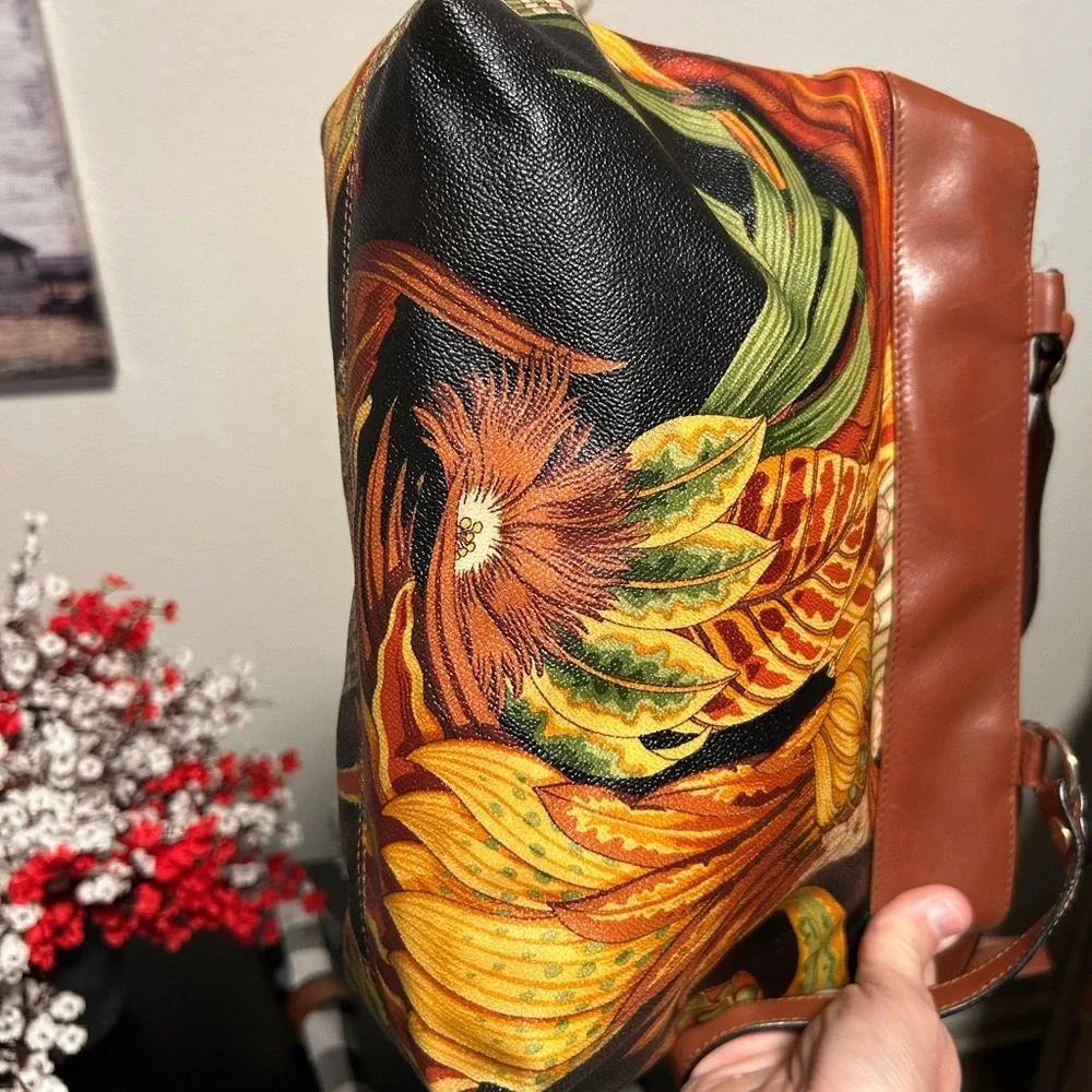 Salvatore Ferragamo Botanical Print Canvas and Leather Shoulder Bag - Picture 7 of 15